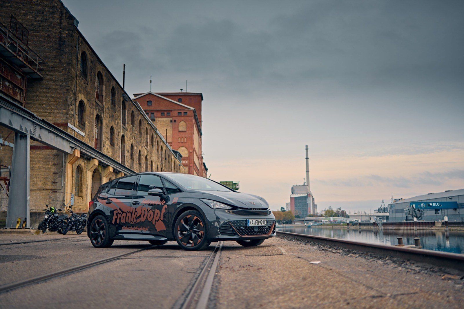 Elektrischer Cupra Born der Fahrschule Frank Dopf